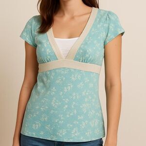 Gitano Women's Blue and White Blouse